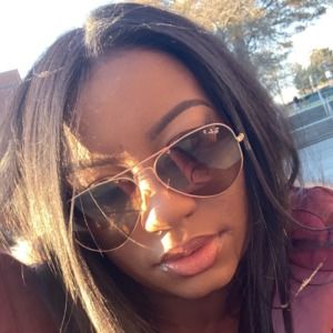 Meet your Posher, Arielle